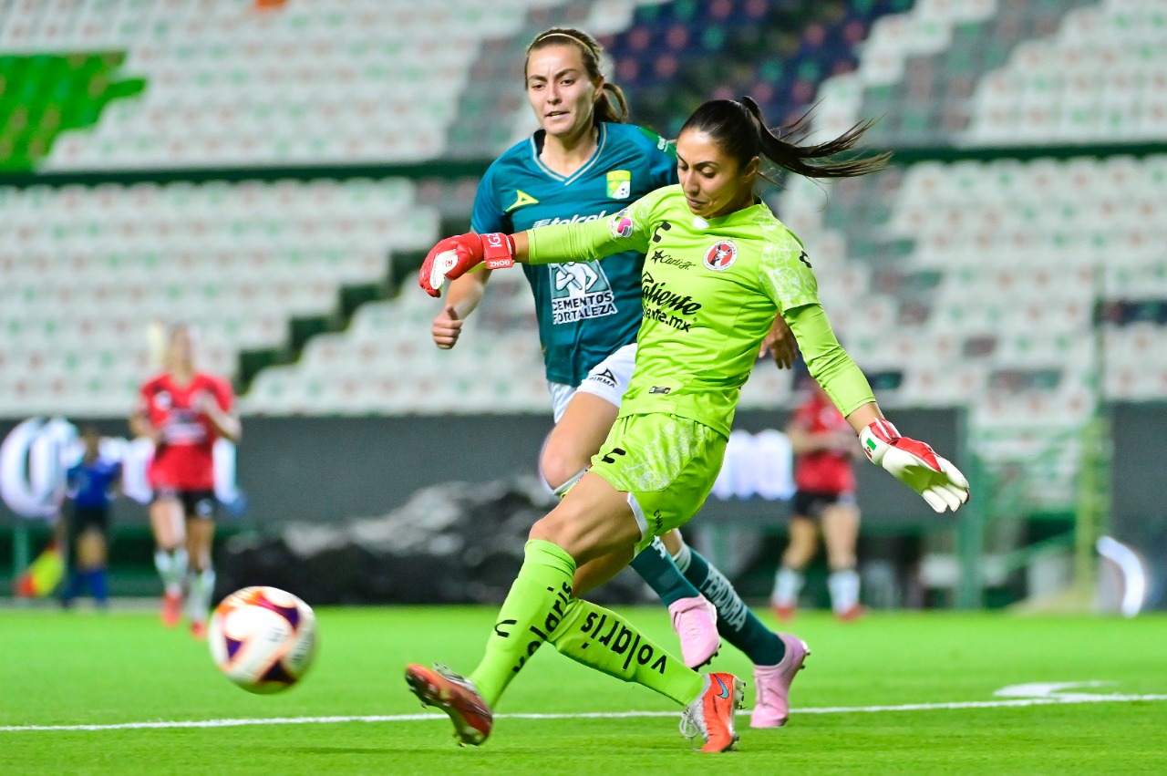 B95B3E7C 1850 48F1 84EF E52D2E422970